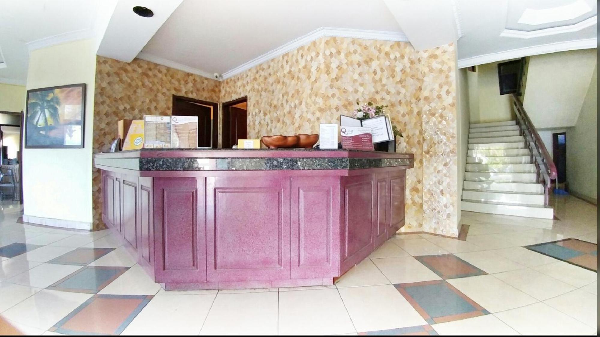 Quint Hotel Manado Luaran gambar