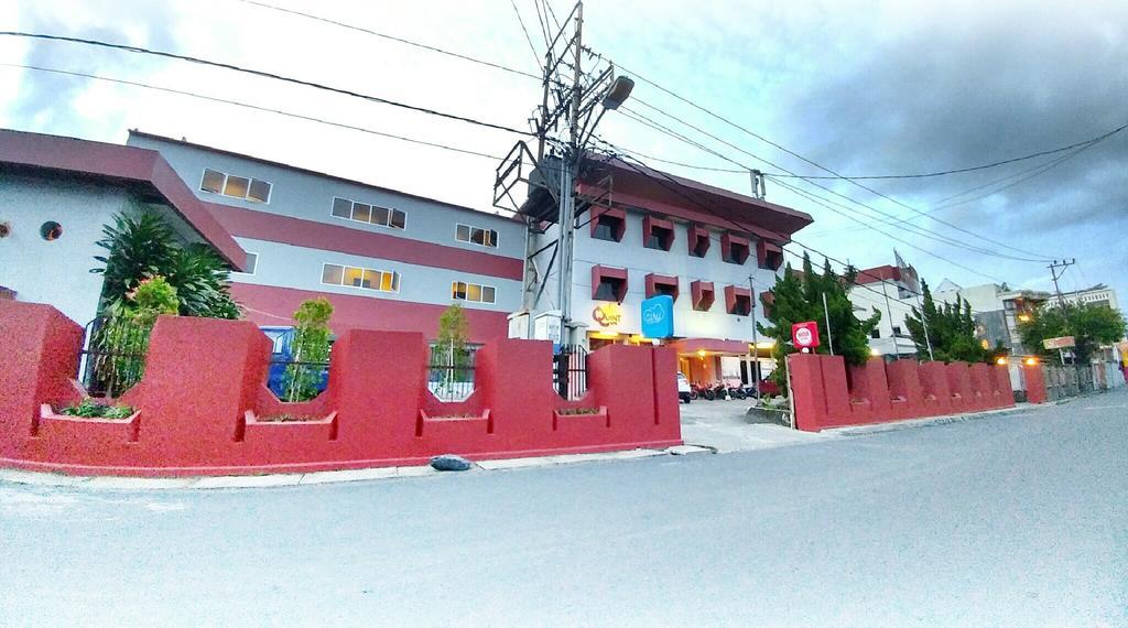 Quint Hotel Manado Luaran gambar